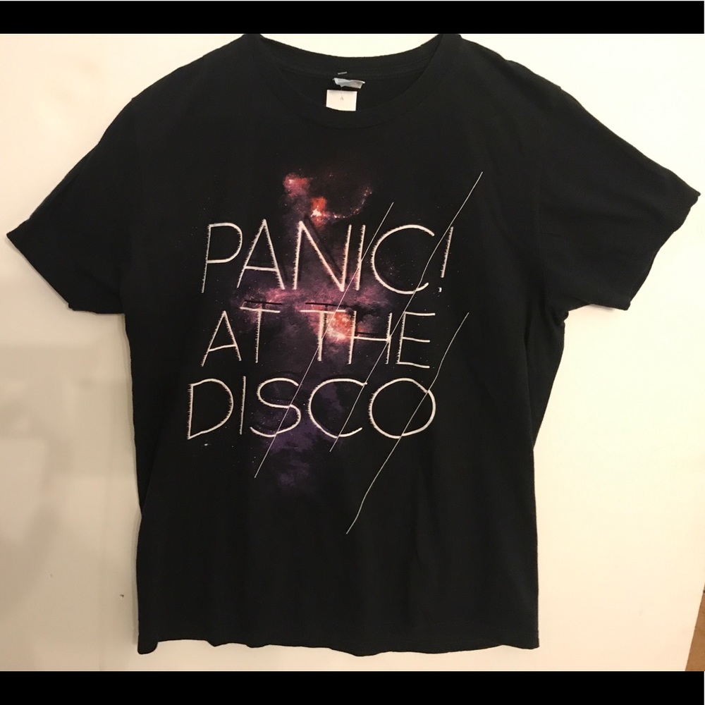 PANIC AT THE DISCO - Band Tee!!  Large / Black